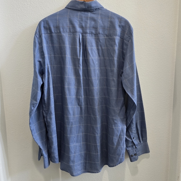 Van Heusen long sleeved blue button down shirt size large - Picture 2 of 3